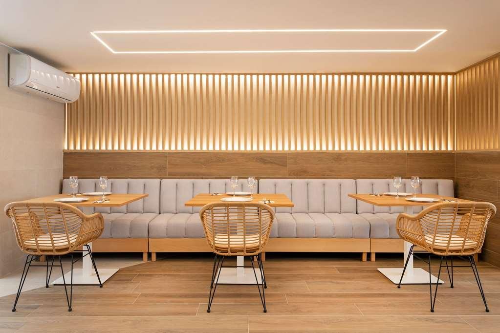 Halley Hotel & Apartments Affiliated By Melia Benidorm Restaurang bild